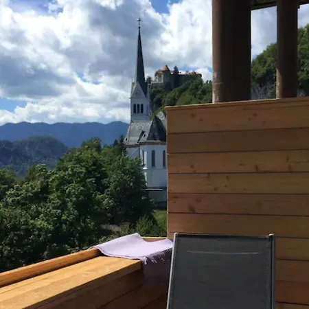 Apartment And Castle View *
