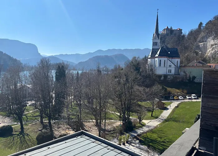 דירה And Castle View בלד