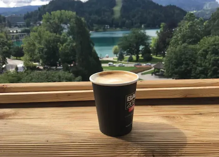 דירה And Castle View בלד