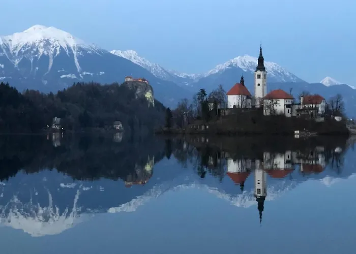 And Castle View בלד